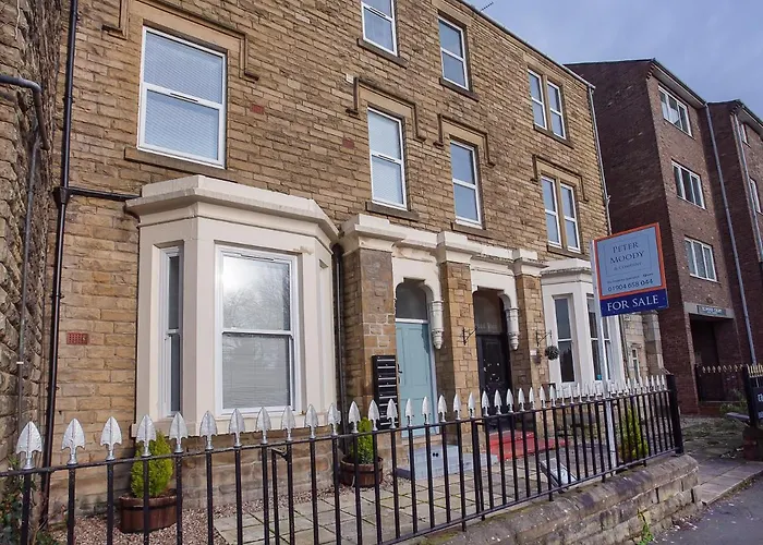 Innvigour Bespoke House With Free Parking For 3 Cars York